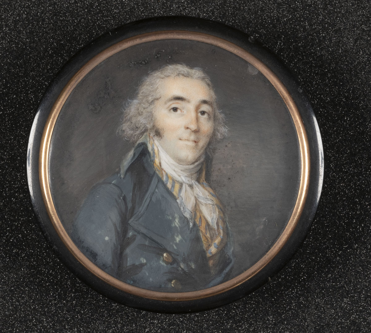 Portrait d'homme en buste_0